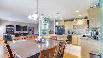 House (3 Bedrooms) | Interior