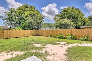 House (3 Bedrooms) | Interior - Welcoming Texas City Home ~ 6 Mi to Beach! (Texas City)