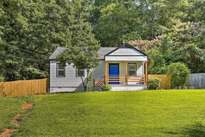 House (2 Bedrooms) | Interior - Family-friendly Atlanta Home ~ 3 Mi to Downtown! (Atlanta)