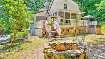 Rumah (2 Bedrooms) | Teras/patio