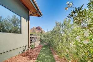 House (2 Bedrooms) | Interior - Chic Sedona Retreat: 2 Mi to Cathedral Rock Trail! (Sedona)