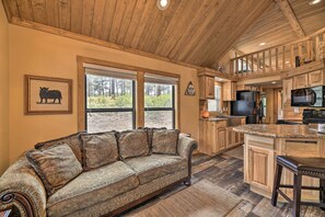 House (1 Bedroom) | Interior
