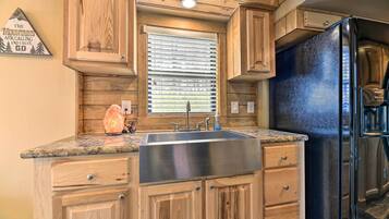 House (1 Bedroom) | Interior