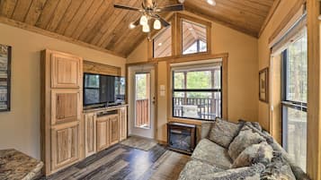 House (1 Bedroom) | Interior