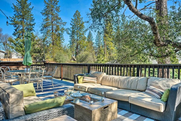 House (4 Bedrooms) | Interior - Groveland Cabin w/ Outdoor Perks & Game Room (Groveland)