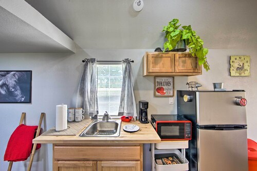 Lake Fork Tiny Home: Outdoor Dining & Grill!