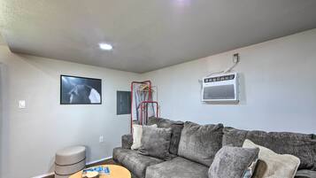 Apartment (0 Bedroom) | Interior