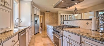 Moses Lake Retreat w/ Salt Water Hot Tub!