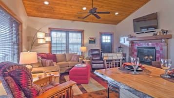 House (2 Bedrooms) | Interior