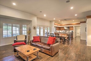 House (4 Bedrooms) | Interior