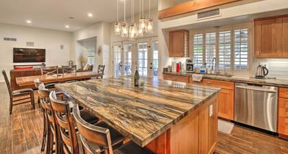 11 Mi to Phoenix: Tempe Escape w/ Patio & Bar!