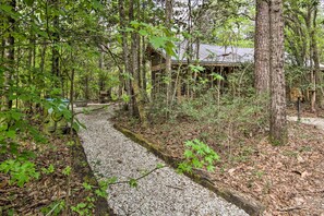 Apartment (0 Bedroom) | Interior - Enchanting 'whitney Cabin' w/ Beach & Creek! (Kiln)