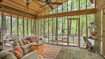 Apartment (0 Bedroom) | Interior