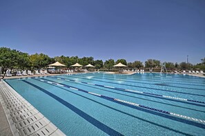 Outdoor pool - Delightful Florence Retreat: Backyard w/ Pool (Florence)