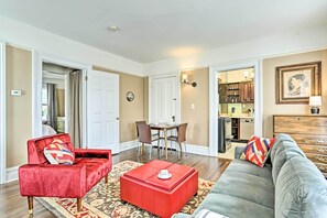 Apartment (1 Bedroom) | Living area | TV - Historic Poughkeepsie Apt - Walkable Location (Poughkeepsie)