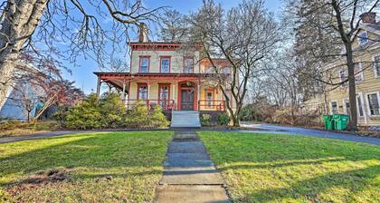 Historic Poughkeepsie Apt - Walkable Location