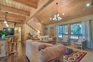 House (3 Bedrooms) | Interior - Duck Creek Village Cabin: Hike, Ski, & Bike! (Duck Creek Village)