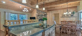 Duck Creek Village Cabin: Hike, Ski, & Bike!