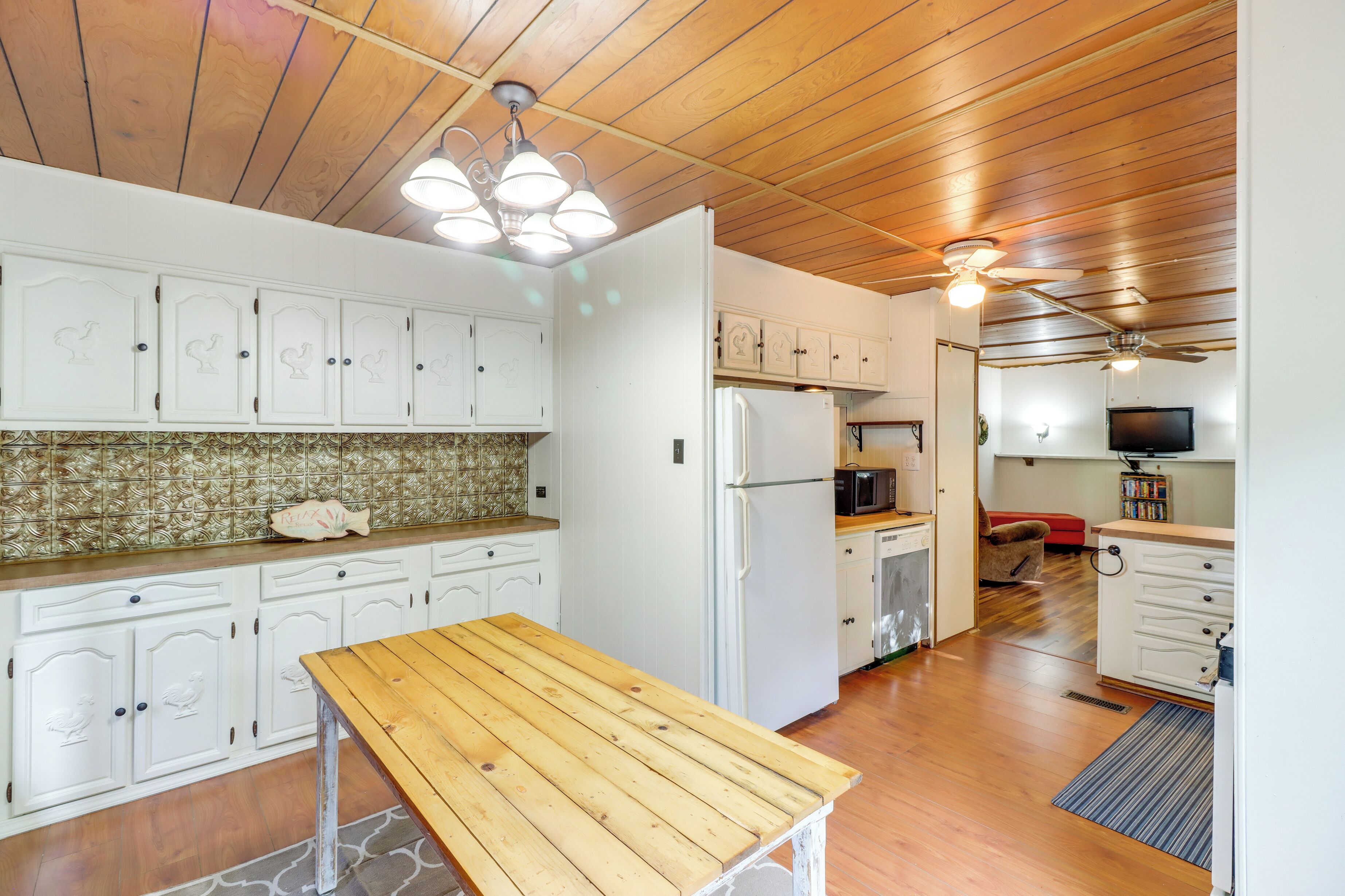 House (2 Bedrooms) | Interior