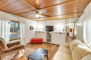 บ้านพัก (2 Bedrooms) | ด้านหน้าที่พัก