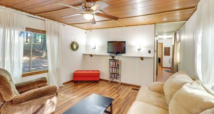 Edgemont Home w/ Deck ~ 9 Mi to Greers Ferry Lake!
