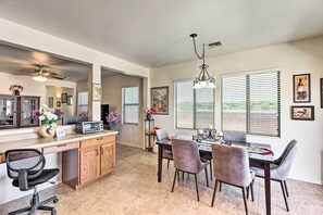 House (3 Bedrooms) | Interior