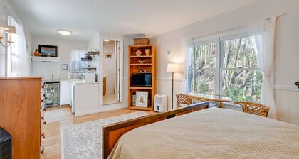 Quaint Smoky Mountain Cabin Rental w/ Patio