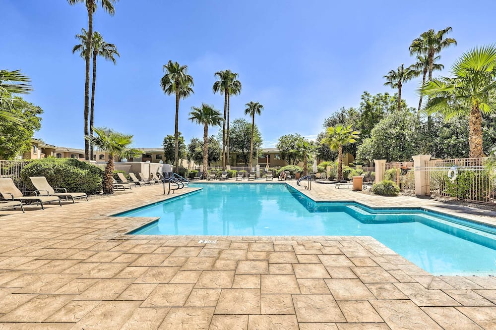 3 Mi to Westgate District: Condo w/ Pool Access - Tolleson, AZ