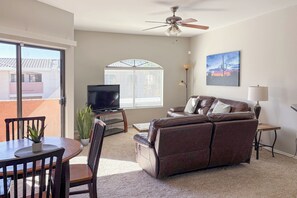 Apartment (2 Bedrooms) | Front of property