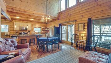 House (4 Bedrooms) | Interior