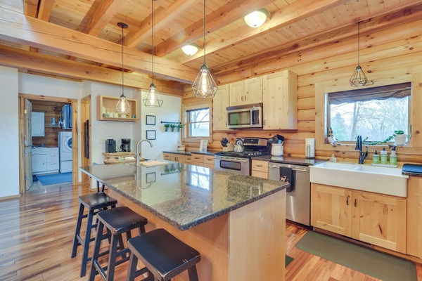 House (4 Bedrooms) | Interior