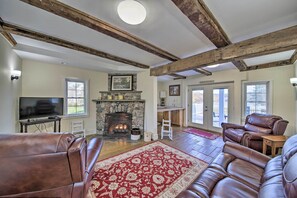 House (6 Bedrooms) | Interior