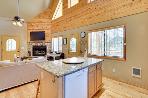 Dog-friendly Nutrioso Cabin w/ Wraparound Porch!