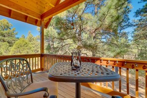 Outdoor dining - Dog-friendly Nutrioso Cabin w/ Wraparound Porch! (Eagar)