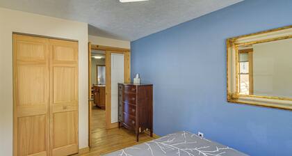 Powell Lake 'UP Badger Lodge Bnb' w/ Shared Dock