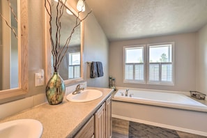 House (3 Bedrooms) | Interior - Riffle Ranch - Riverfront With Grand Teton Views! (Ashton)