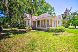 House (3 Bedrooms) | Interior - Authentic Colonial Home Near Downtown Selma! (Selma)