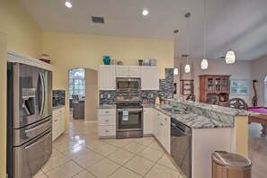 House (3 Bedrooms) | Interior