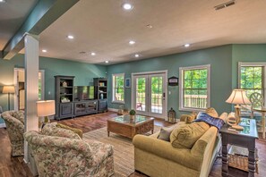 House (4 Bedrooms) | Interior