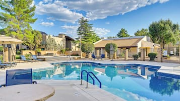 Apartment (2 Bedrooms) | Front of property