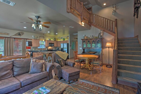 House (4 Bedrooms) | Interior