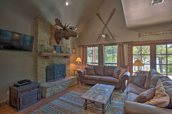 House (4 Bedrooms) | Interior