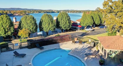 Pool & Dock Access: Lakefront Hot Springs Condo!
