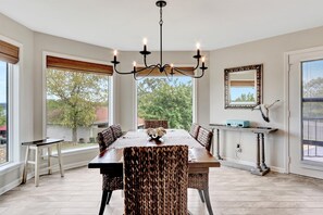 Apartment (2 Bedrooms) | Interior - Pool & Dock Access: Lakefront Hot Springs Condo! (Hot Springs)