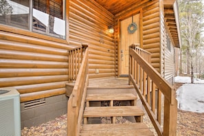 House (3 Bedrooms) | Interior - Deck & Gas Grill: Spacious Pinetop Cabin (Pinetop)