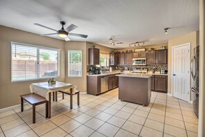 House (3 Bedrooms) | Interior - Dreamy El Mirage Oasis < 12 Mi to Golf & Hike (El Mirage)