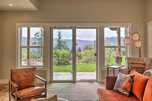 Apartment (1 Bedroom) | Interior - Lovely Canyon View Apartment w/ Patio & Yard (Silverton)