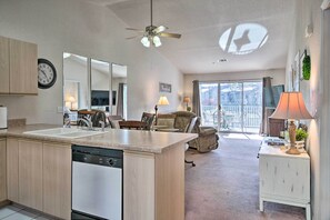 Apartment (2 Bedrooms) | Interior - Condo w/ Family Amenities, 3 Mi to Branson Strip! (Branson)