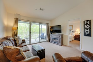 Interior - Condo w/ Family Amenities, 3 Mi to Branson Strip! (Branson)