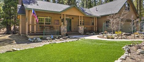 House (4 Bedrooms) | Front of property